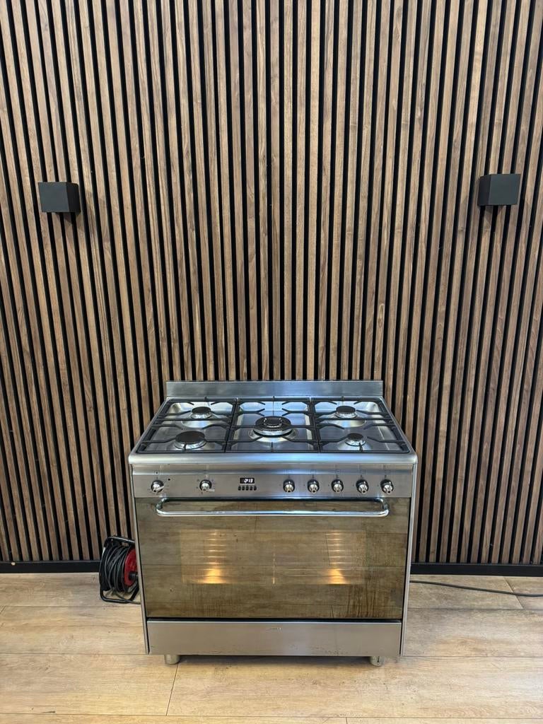 Mooie Rvs Smeg Fornuis 90 cm breed (Gratis bezorgen), Gebruikt, 60 cm of meer, Ophalen of Verzenden, Energieklasse A of zuiniger