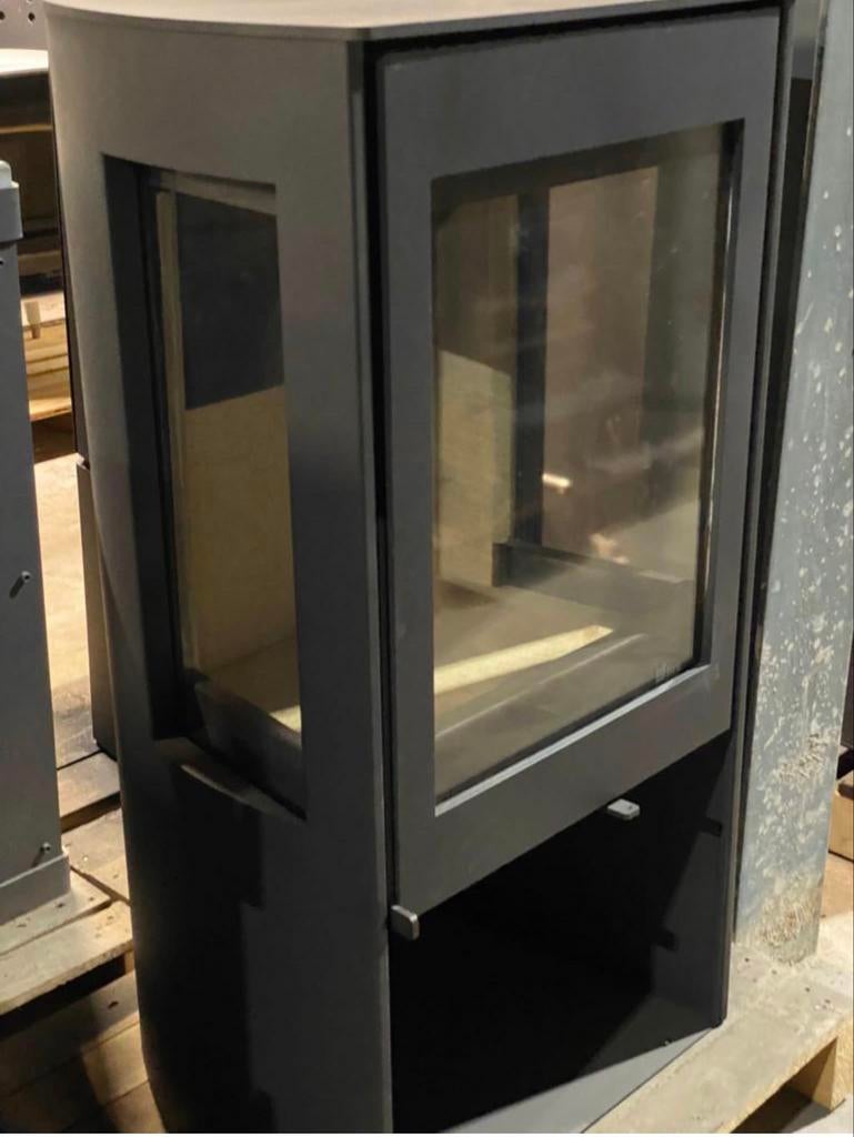 Dik Geurts 'Kalle' houtkachel met driezijdig vuurzicht, Huis en Inrichting, Kachels, Houtkachel, Ophalen of Verzenden, Zo goed als nieuw