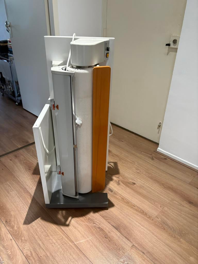 Miele Mangel, Ophalen, Gebruikt, Strijkijzer met snoer