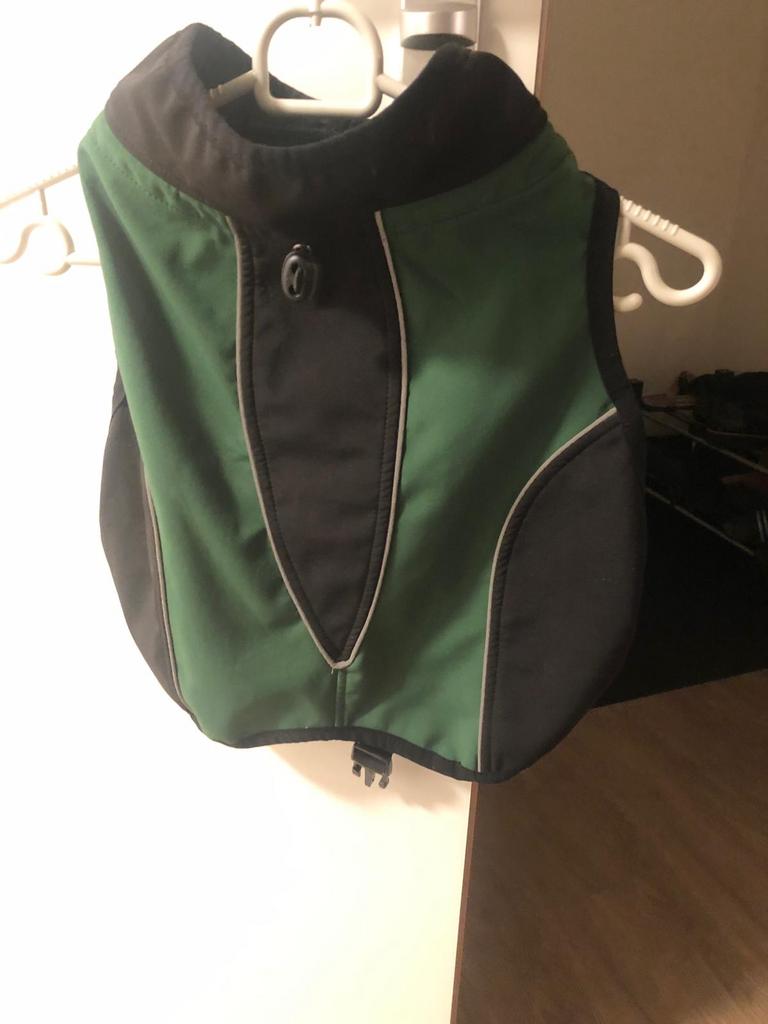 Honden regenjasje, Dieren en Toebehoren, Ophalen of Verzenden, Zo goed als nieuw, Hondenjas