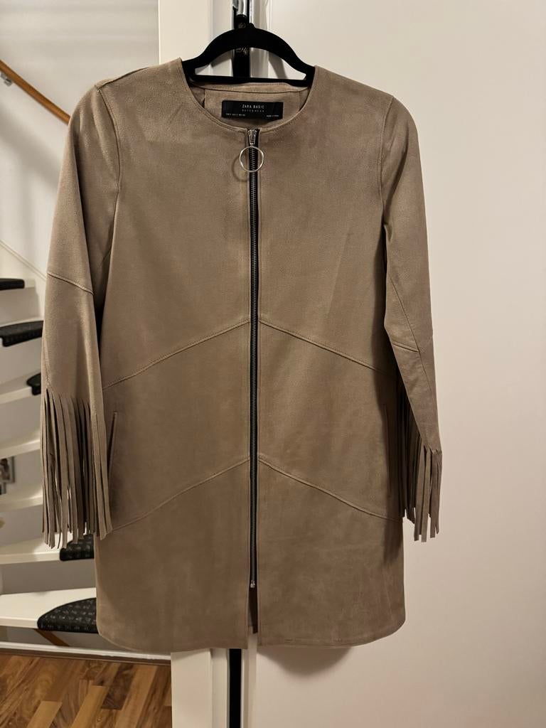 Zara suède blazer met bohemian franjes, Verzenden, Nieuw, Maat 36 (S), Beige