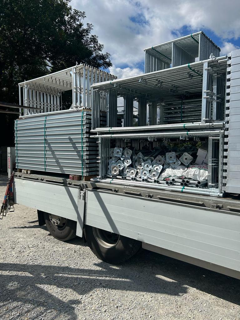 Nieuwe gevelsteiger Plettac | 450 m² | Snelle levering, Doe-het-zelf en Verbouw, Steigers, Verzenden, Nieuw, Gevelsteiger, 5 meter of hoger