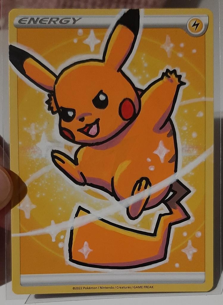 Shiny pikachu illustratie op electric energy kaart pokemon, Hobby en Vrije tijd, Verzamelkaartspellen | Pokémon, Ophalen of Verzenden