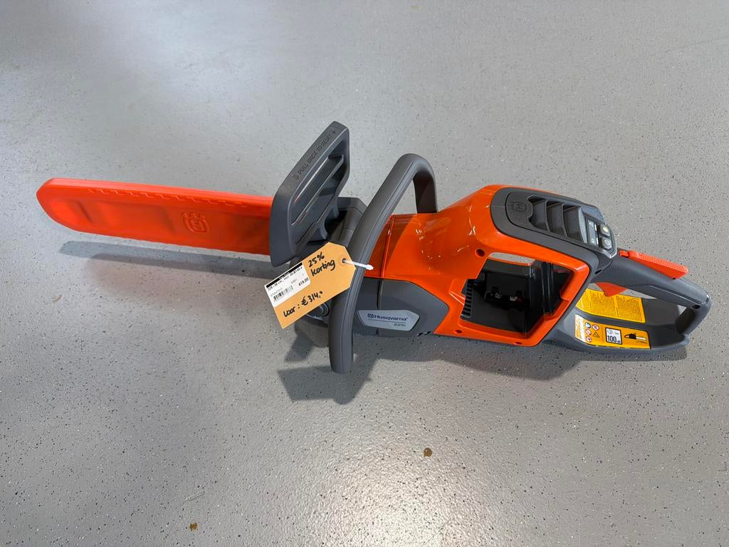 Husqvarna 225i Acc Kettingzaag - nieuw!, Ophalen of Verzenden, Nieuw, Takkenzaag