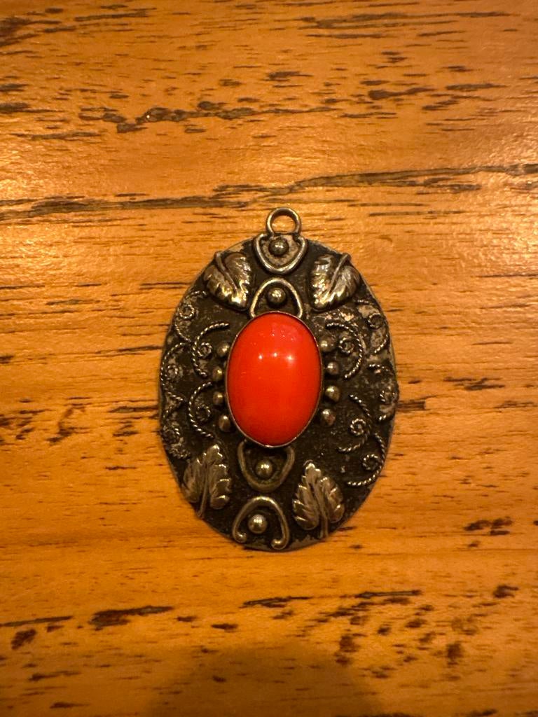 Vintage Italy Alpacca hanger met Rode Steen, Overige materialen, Ophalen of Verzenden, Zo goed als nieuw, Bloem of Plant