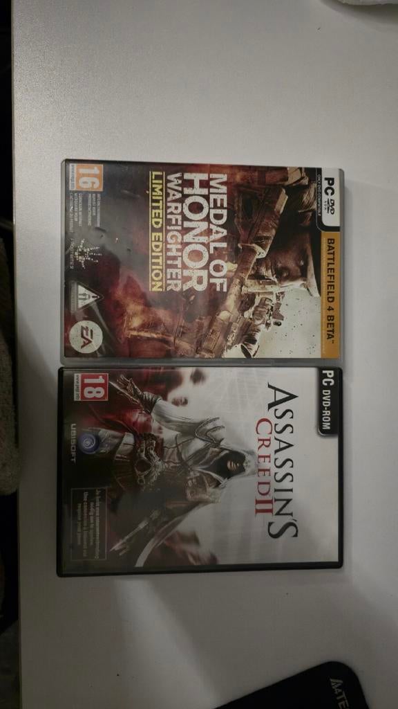 PC Games: Assassin's Creed 2 & Medal of Honor, Spelcomputers en Games, Games | Pc, Gebruikt, 1 speler, Vanaf 16 jaar, Ophalen