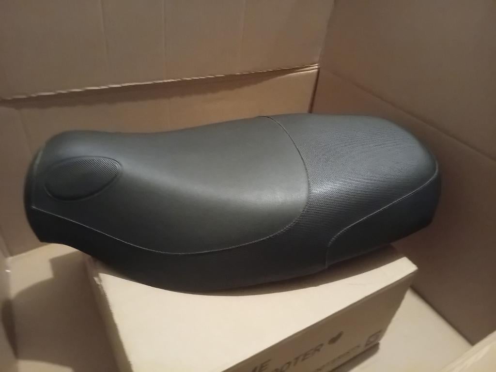 Piaggio Skr Quartz zadel, Ophalen, Zadel, Piaggio