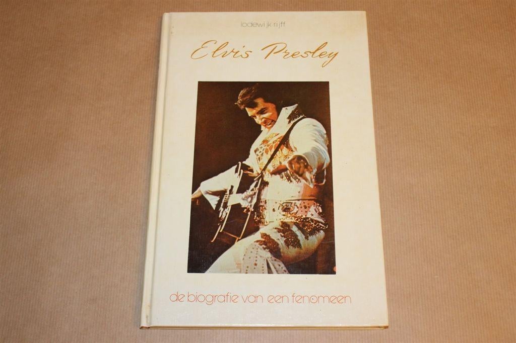 Elvis Presley : de biografie van een fenomeen / Lodewijk Rij, Ophalen of Verzenden, Gelezen