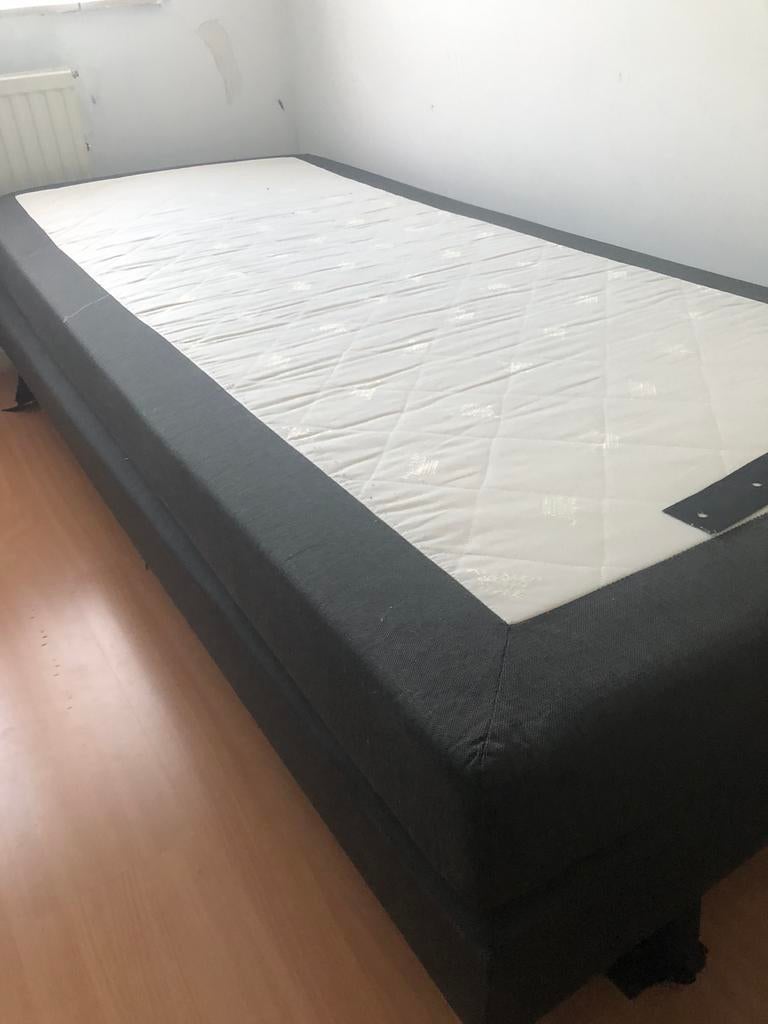 Gratis 2 boxsprings. LEES TEKST, Ophalen, Gebruikt, Eenpersoons