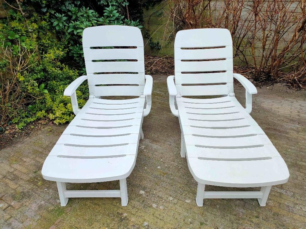 2x wit ligbed, ligstoel, tuinstoel, verstelbaar, i.z.g.st, Ophalen, Zo goed als nieuw, Kunststof, Verstelbaar