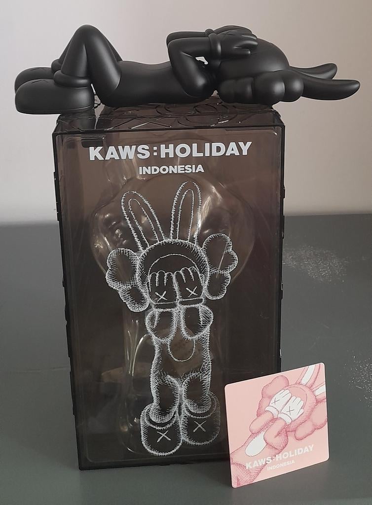 KAWS HOLIDAY INDONESIA, Ophalen