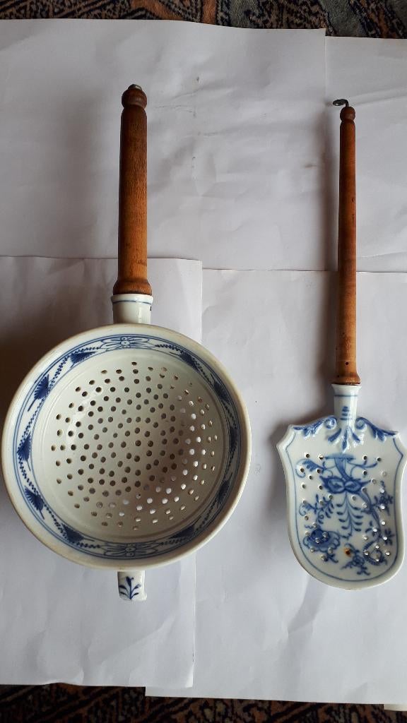 Antieke porceleinen 1x Meissen Zeef + 1 x Meissen Spatel, Ophalen