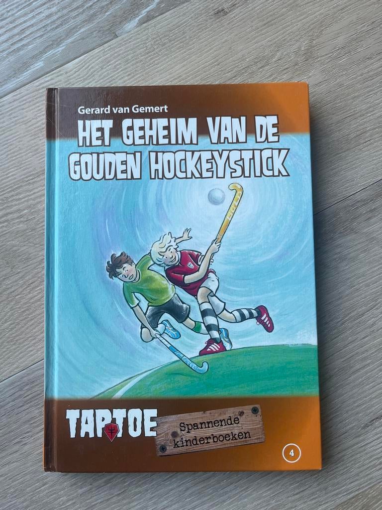 Het geheim van de gouden hockeystick, Boeken, Ophalen of Verzenden, Gelezen, Fictie algemeen