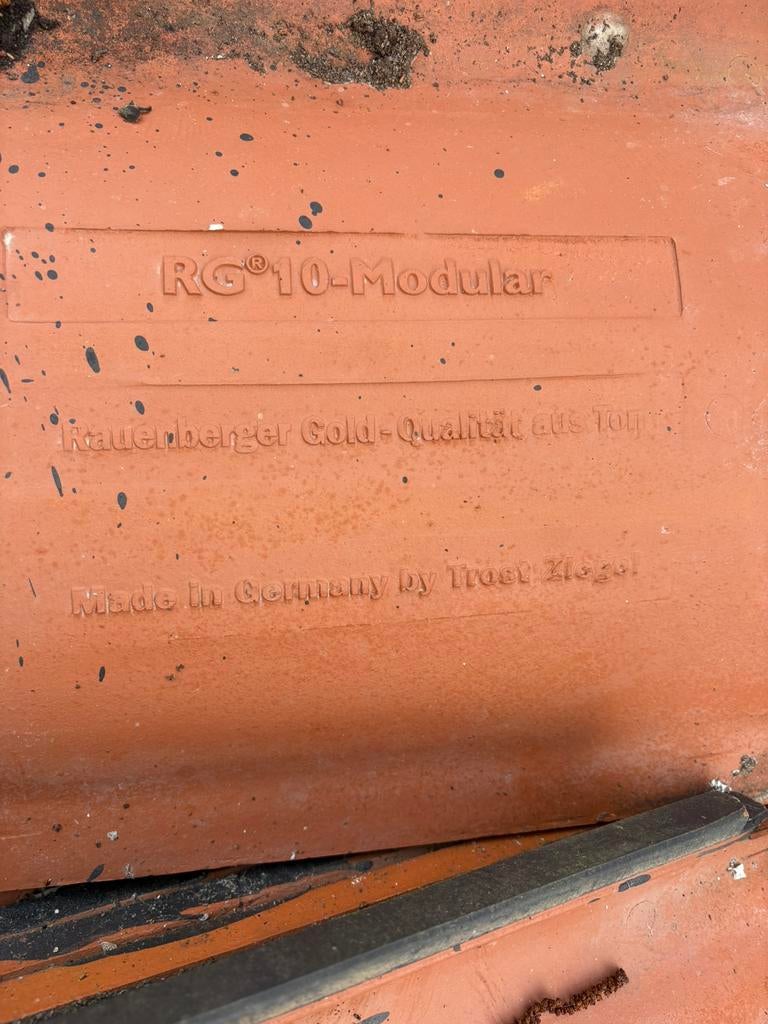 Zwarte dakpannen, Doe-het-zelf en Verbouw, Dakpannen en Dakbedekking, Ophalen, Steen of Klei, Zwart, Zo goed als nieuw