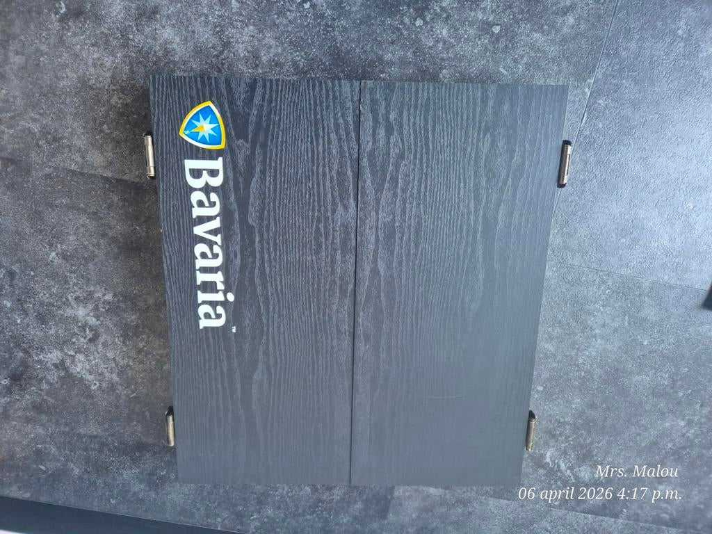 Dartbord in kast met Bavaria logo, Ophalen of Verzenden, Gebruikt, Dartbord