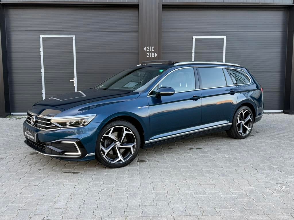 Volkswagen Passat GTE 2019Pano/Dynaudio/Trekhaak/standkachel, 4 cilinders, Blauw, Hybride Elektrisch/Benzine, 1600 kg