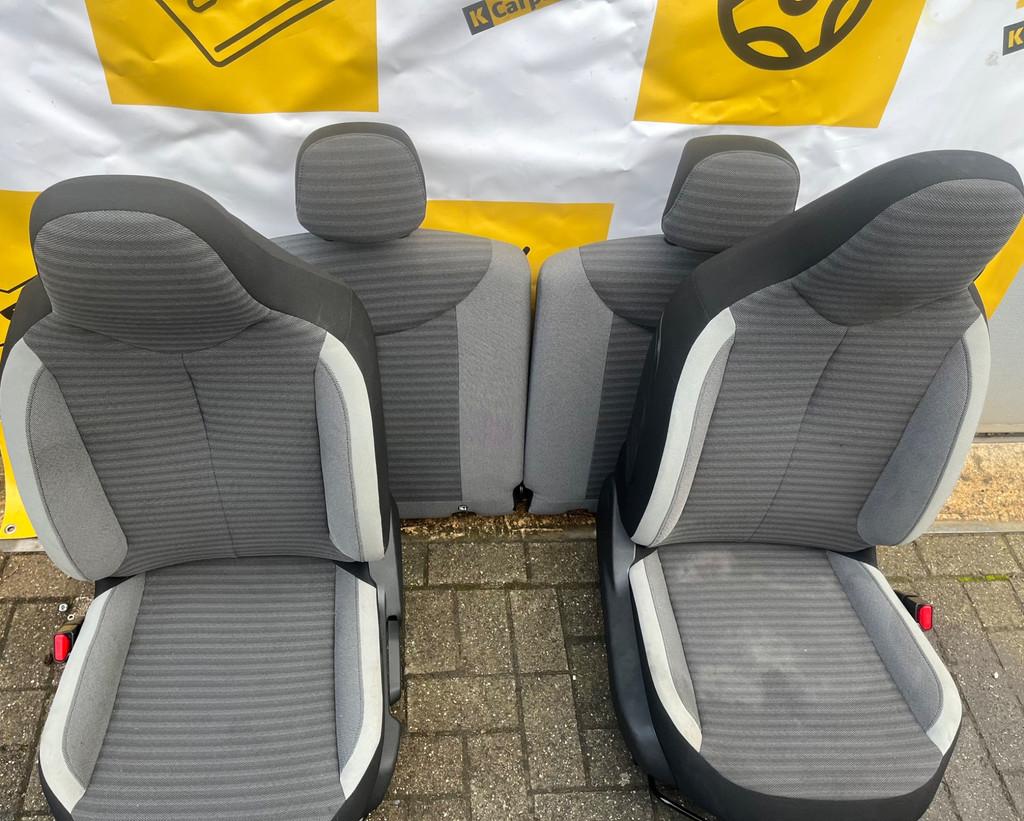 Interieur set Toyota Aygo Peugeot 108 C1 Hoogte Verstelbaar, Info@fabrikant.eu, Fabrikantstraat 1
1000 AA  Amsterdam, NL, Ophalen of Verzenden