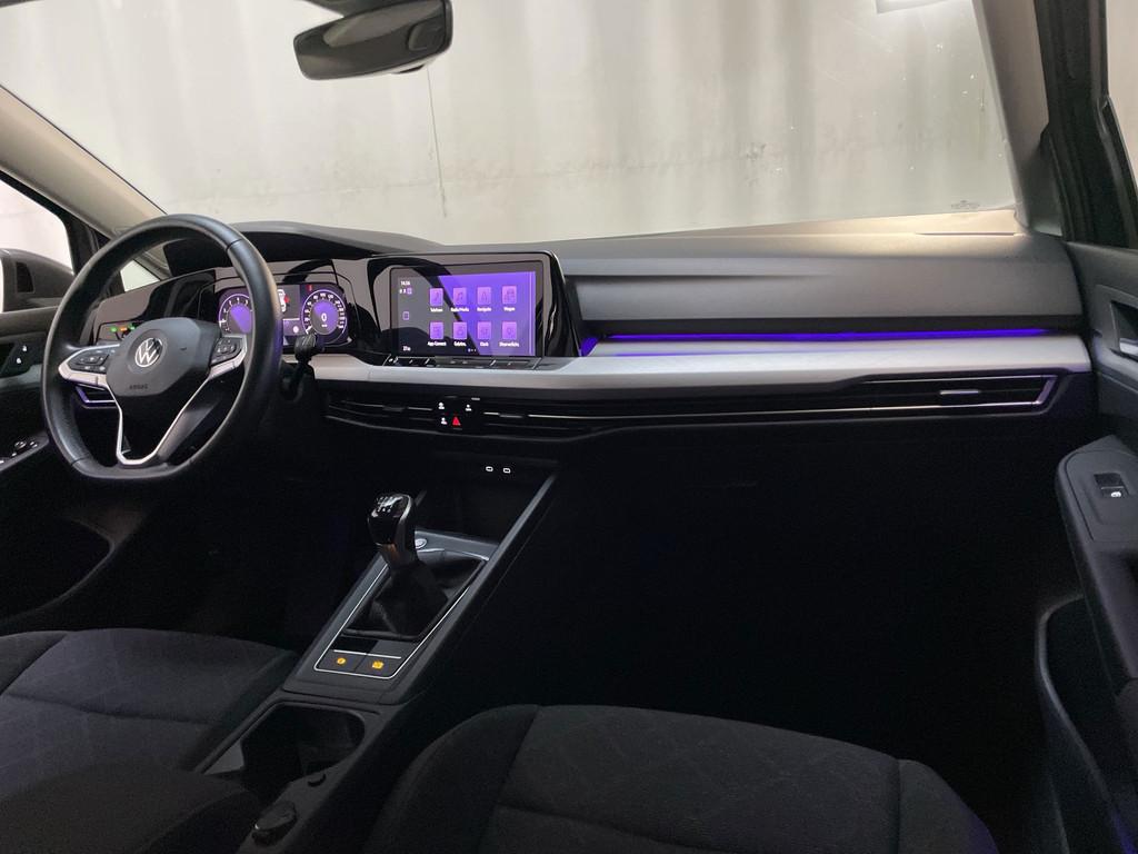 Volkswagen Golf 1.5 TSI Life Sfeerverlichting Navigatie Park, Voorwielaandrijving, Stof, 4 cilinders, Met garantie (alle)