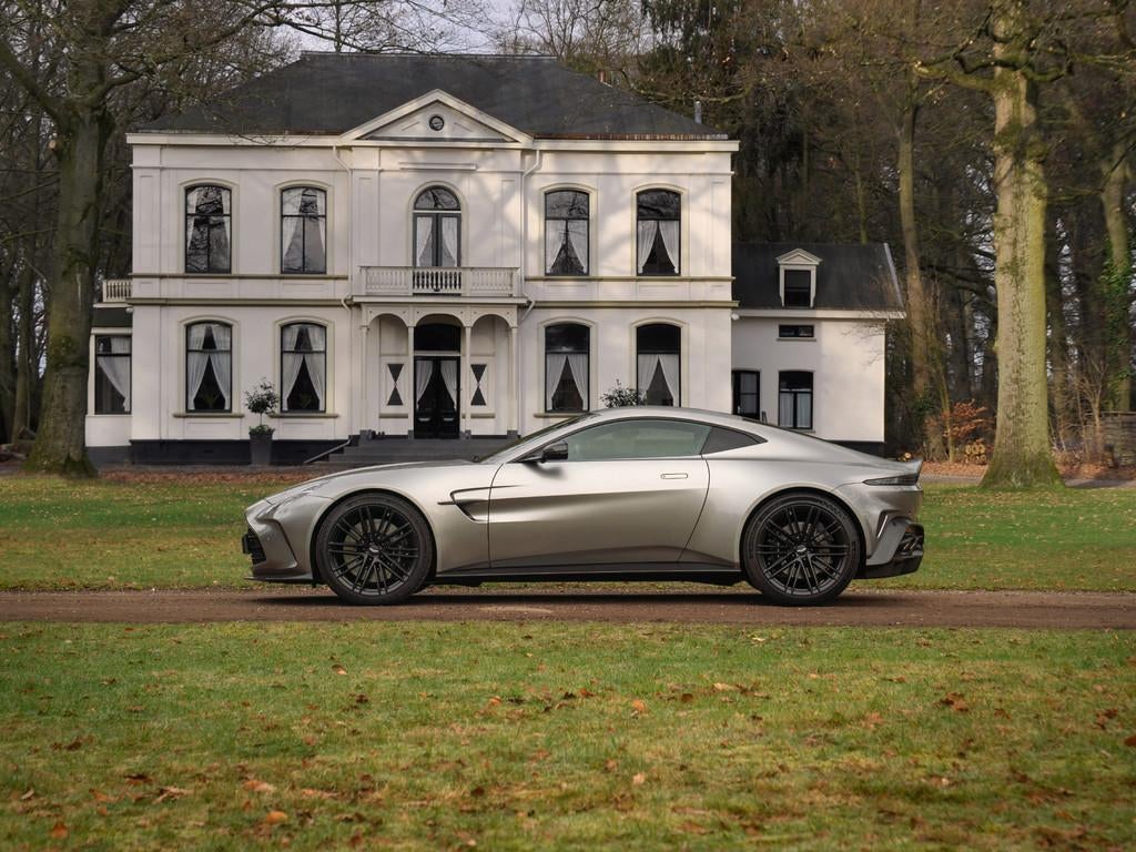 Aston Martin Vantage 4.0 V8 | Full carbon! | Aluminite Silve, Automaat, Achterwielaandrijving, Gebruikt, Met garantie (alle)