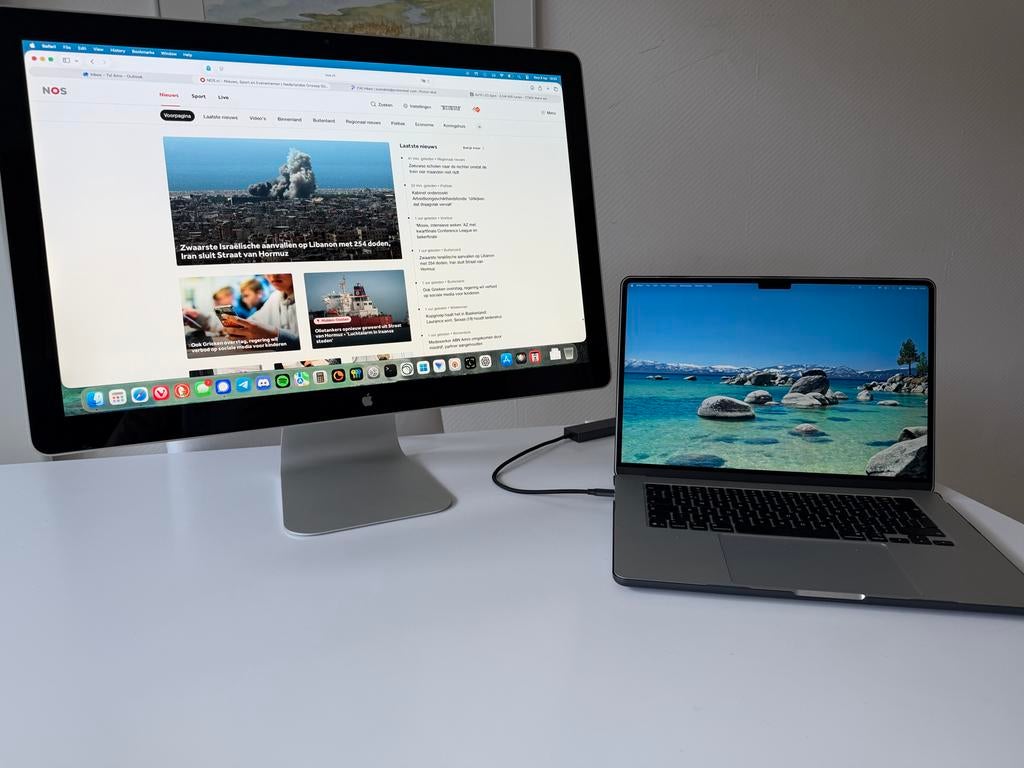 Apple LED Cinema Display 24 inch, Computers en Software, Monitoren, Zo goed als nieuw, 60 Hz of minder, DisplayPort, Ingebouwde speakers