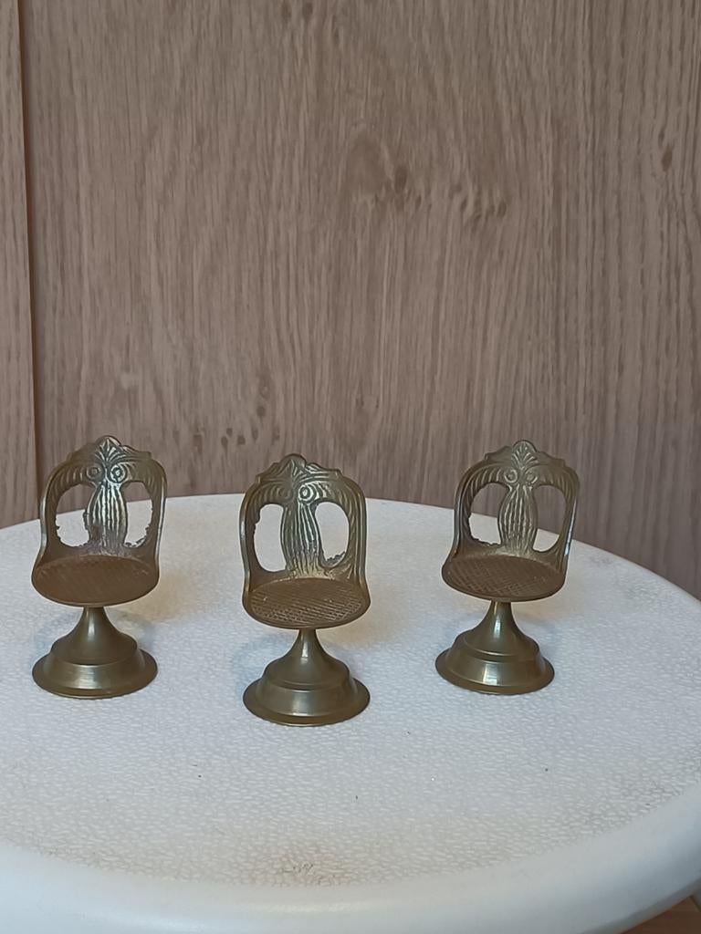 Drie elegante Franse poppenhuis stoeltjes, Ophalen of Verzenden, Gebruikt, Poppenhuis