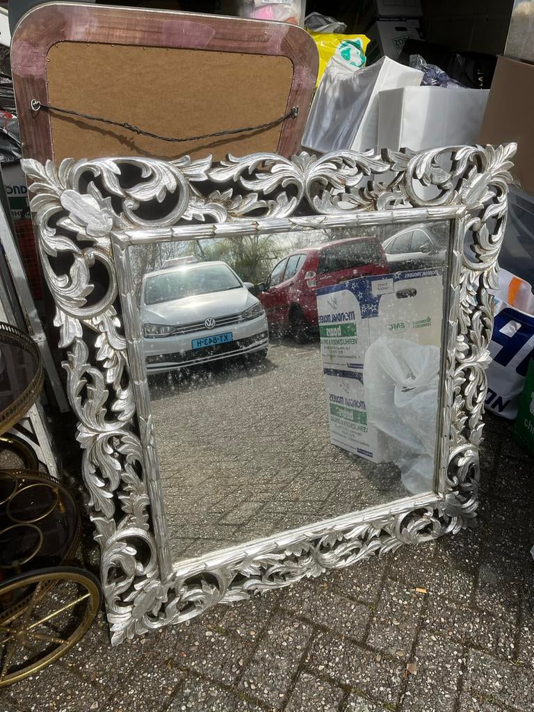 Spiegel met bewerkte zilverkleurige lijst, Ophalen, Gebruikt, Minder dan 100 cm, Rechthoekig