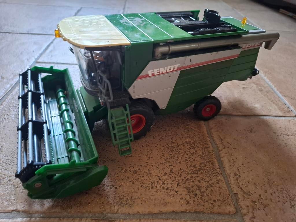Siku Fendt 8350 Maaidorser - Schaal 1:32, Ophalen