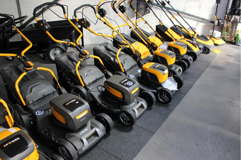 2e paasdag open: Veel nieuwe accu grasmaaiers, Tuin en Terras, Grasmaaiers, Niet ingevuld, Cirkelmaaier, Niet ingevuld, Nieuw