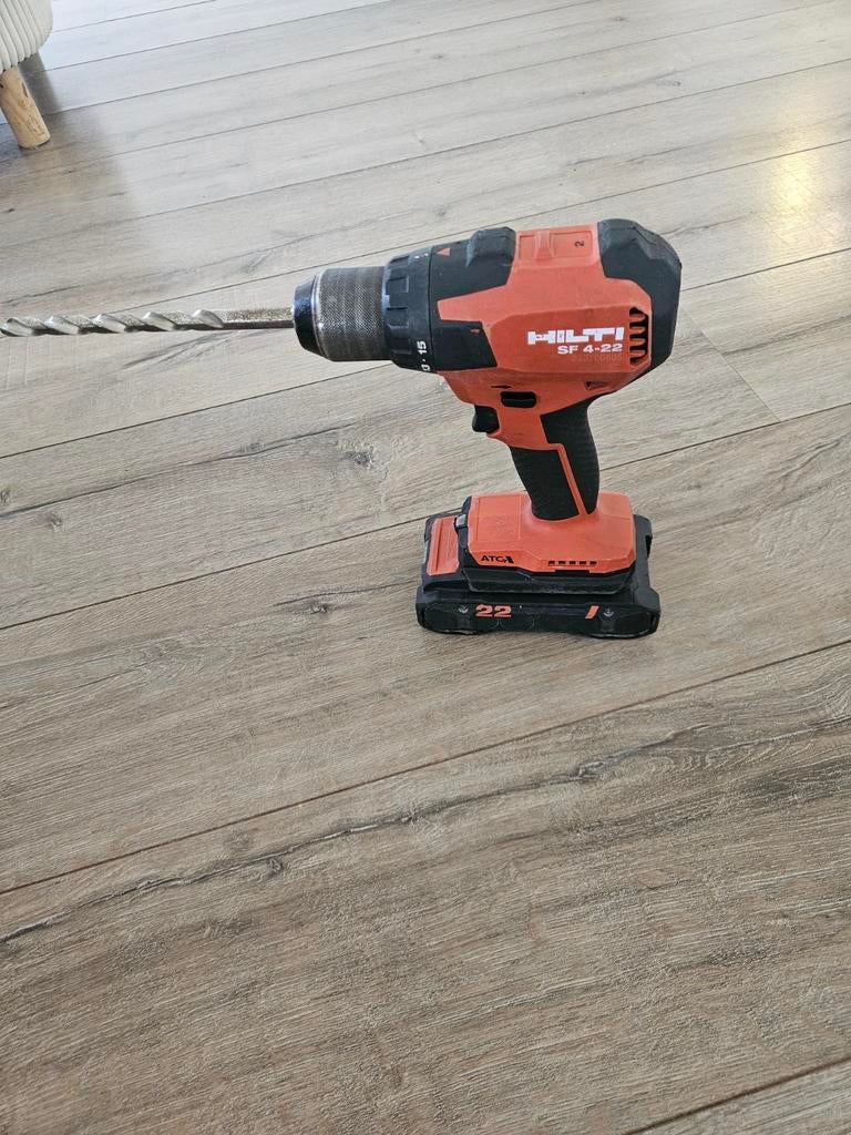 Hilti SF 4-22 boor- en schroefmachine op accu, Ophalen of Verzenden, Zo goed als nieuw, Boor- en Schroefmachine