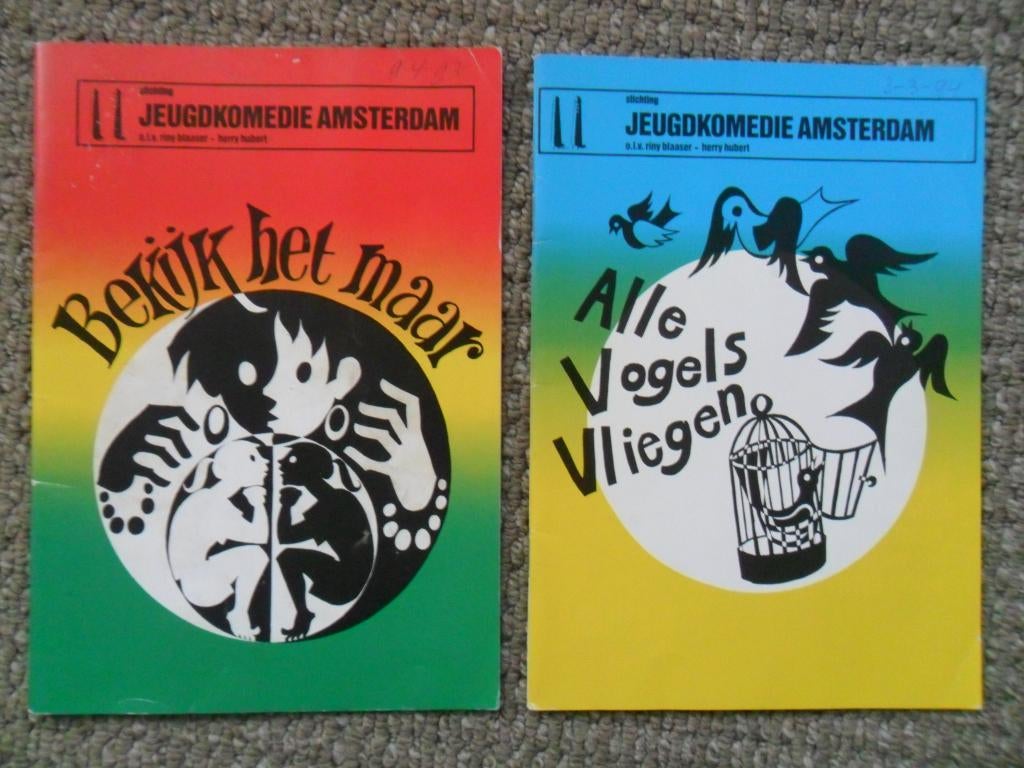 Jeugdkomedie Amsterdam: Bekijk het maar+Alle vogels vliegen, Boeken, Kunst en Cultuur | Beeldend, Ophalen of Verzenden, Zo goed als nieuw