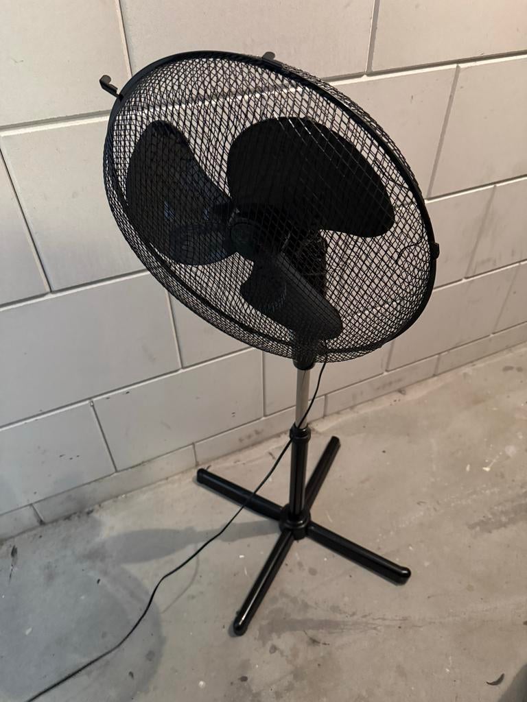 Zwarte ventilator, Ophalen, Gebruikt, Statiefventilator