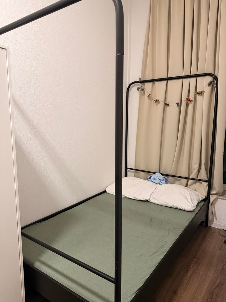 Bed + Mattress 120x200 – IKEA (Almost New!), Ophalen, Gebruikt, Zwart, Twijfelaar