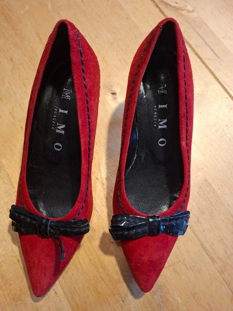 Mimo  Rode Pumps Maat 34, Kleding | Dames, Schoenen, Zo goed als nieuw, Pumps, Rood, Ophalen of Verzenden