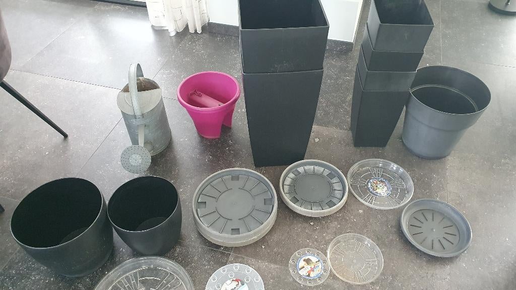 Bloempotten en bloembakken onderzetters met wieltjes GRATIS, Ophalen, Kunststof, Gebruikt, Minder dan 60 cm