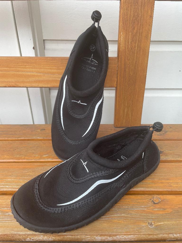 Blue fin waterschoenen maat 37, Ophalen of Verzenden, Kind, Zeil- of Surfschoenen