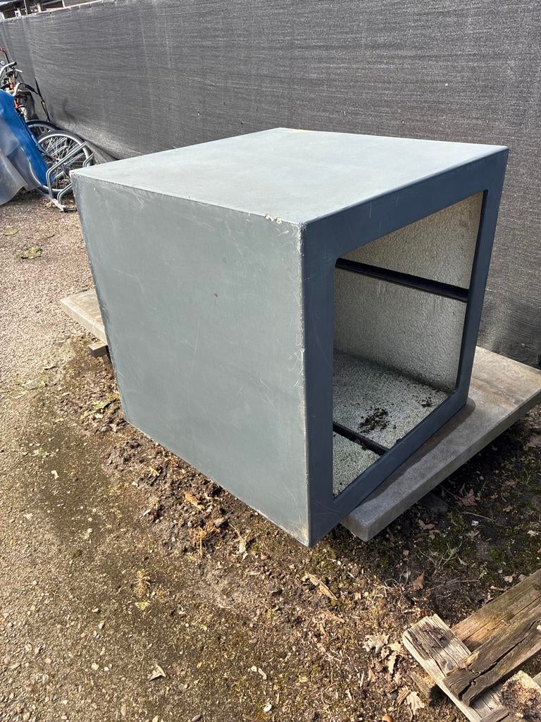 Grote geïsoleerde polyester bloembak - opknapper, Ophalen, Kunststof, Gebruikt, Vierkant