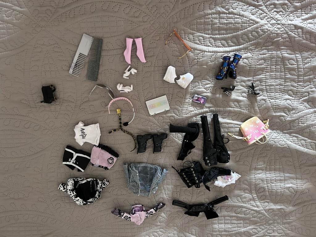 Rainbow High poppen met kleding en accessoires, Ophalen of Verzenden, Gebruikt, Overige typen