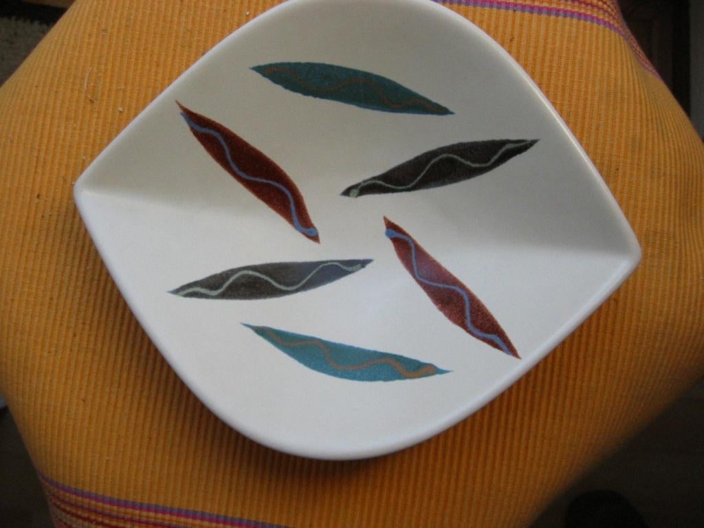 Fraai vormgegeven en gedecoreerd Retro schaaltje, Ophalen of Verzenden, Huis en Inrichting