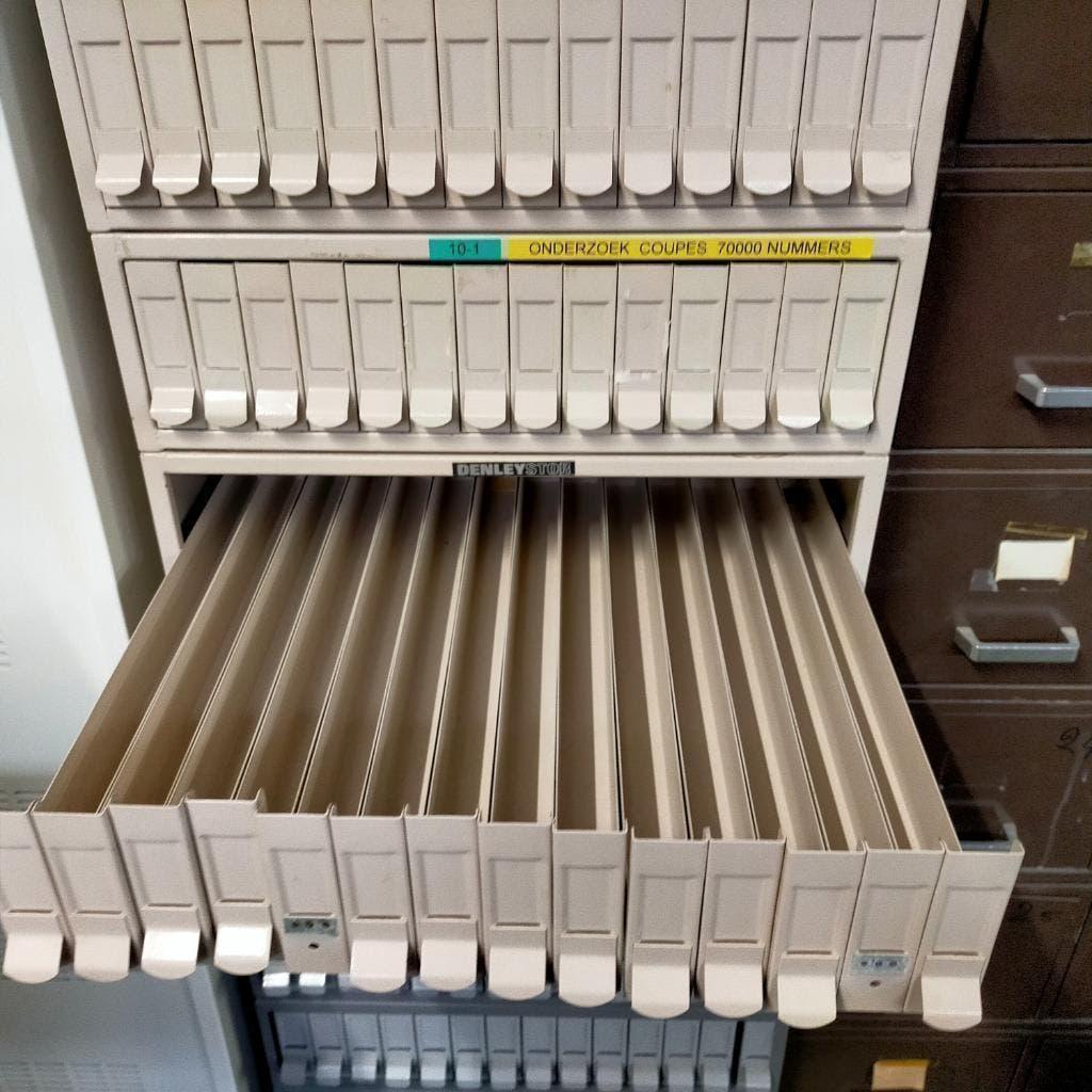 Vintage ladekast met 4x 14 kleine laadjes voor opslag dia`s, Ophalen, Minder dan 50 cm, Gebruikt, 5 laden of meer