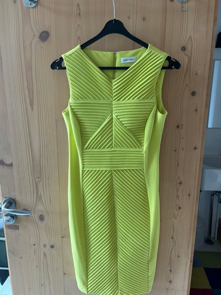 Cocktail jurk geel 36 Calvin Klein, Geel, Ophalen of Verzenden, Zo goed als nieuw, Knielengte