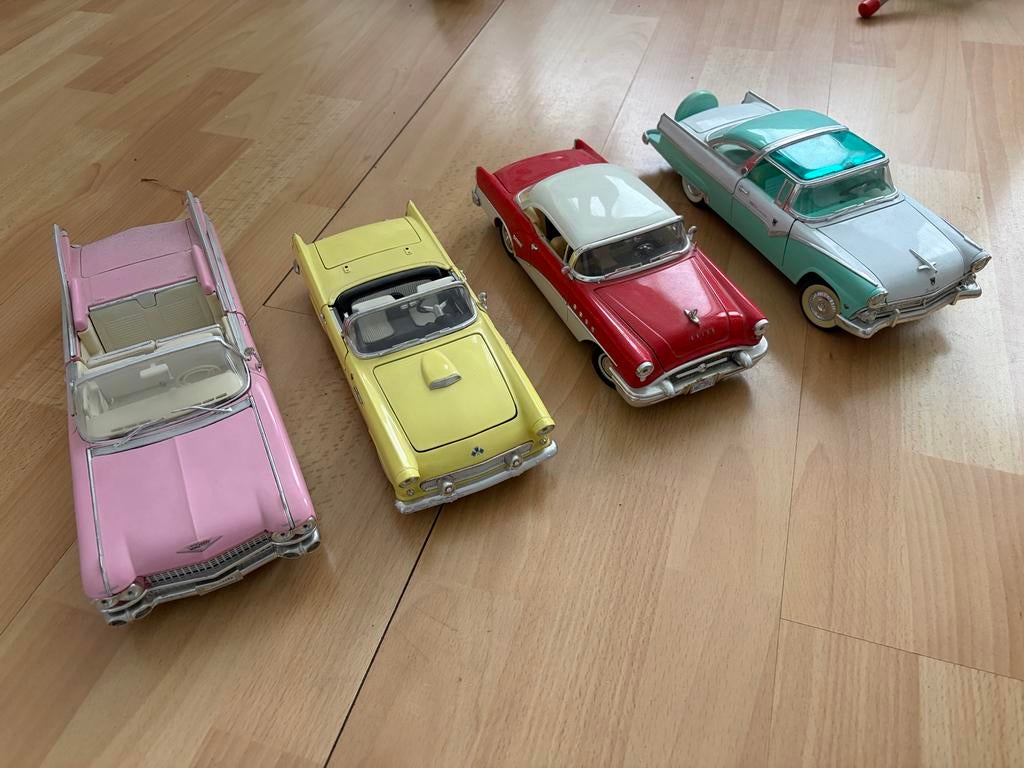 4 schaalmodellen 1/18, Hobby en Vrije tijd, Modelauto's | 1:18, Ophalen of Verzenden, Gebruikt, Auto, Overige merken