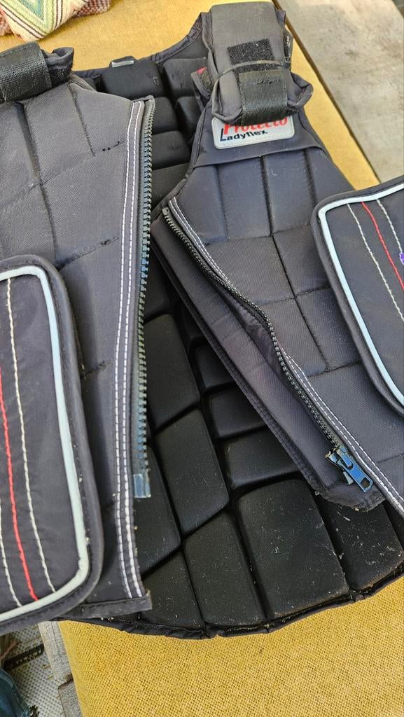 Bodyprotector paardrijden maar S, Ophalen of Verzenden, Zo goed als nieuw, Rijden