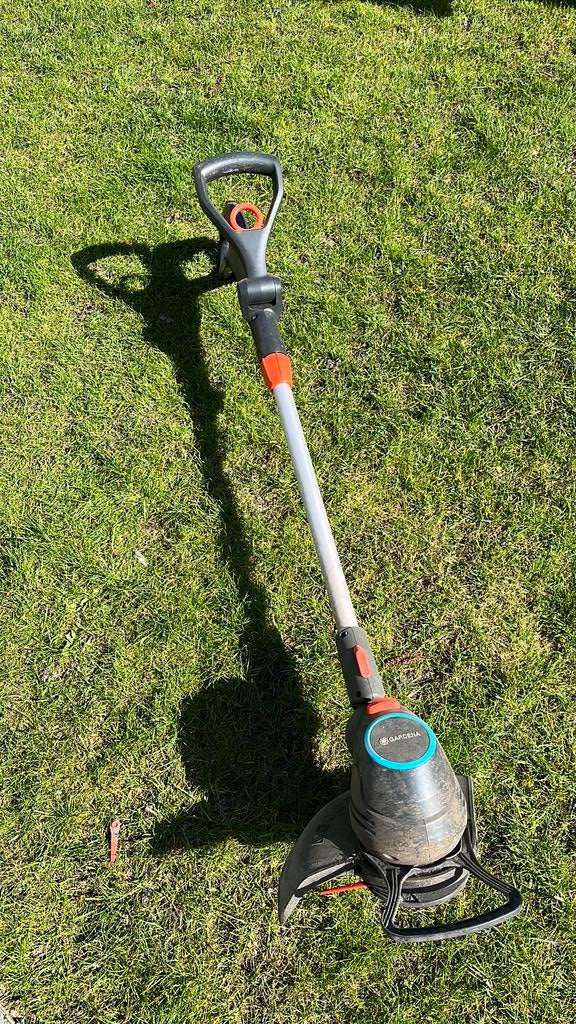 Gardena Accutrimmer (exclusief accu) met extra mesjes, Tuin en Terras, Ophalen, Gebruikt, Minder dan 30 cm, Accu-grasmaaier