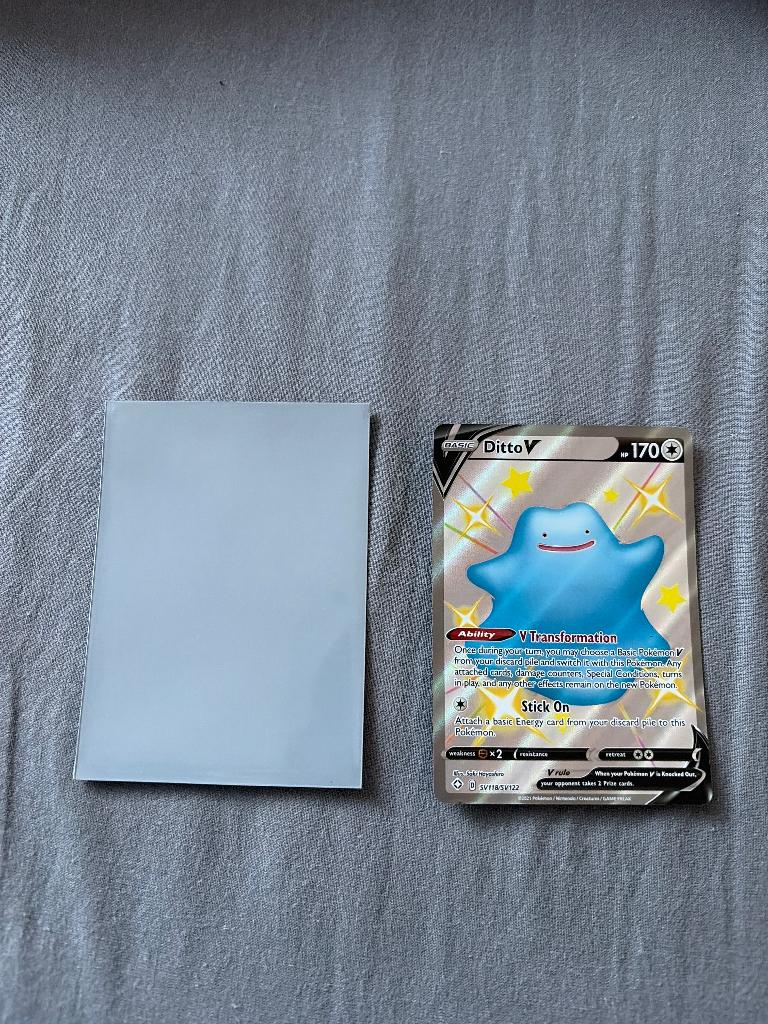 Ditto V holo SV118/SV122, Hobby en Vrije tijd, Verzamelkaartspellen | Pokémon, Ophalen of Verzenden, Zo goed als nieuw