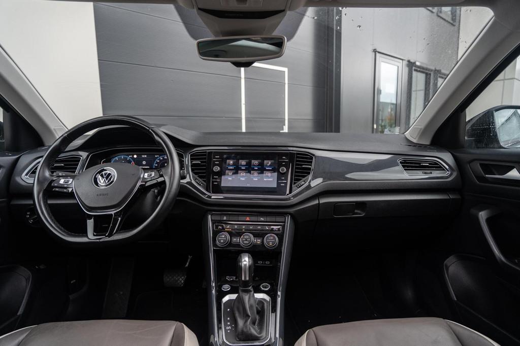 Volkswagen T-Roc 1.5 TSI Sport Leder|Camera|Carplay|Pano|VOL, 1498 cc, 4 cilinders, 150 pk, Leder