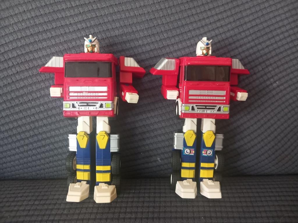 Vintage Transformers: 2x Bootleg Optimus Prime Jaren '80, G1, Ophalen of Verzenden, Gebruikt, Autobots