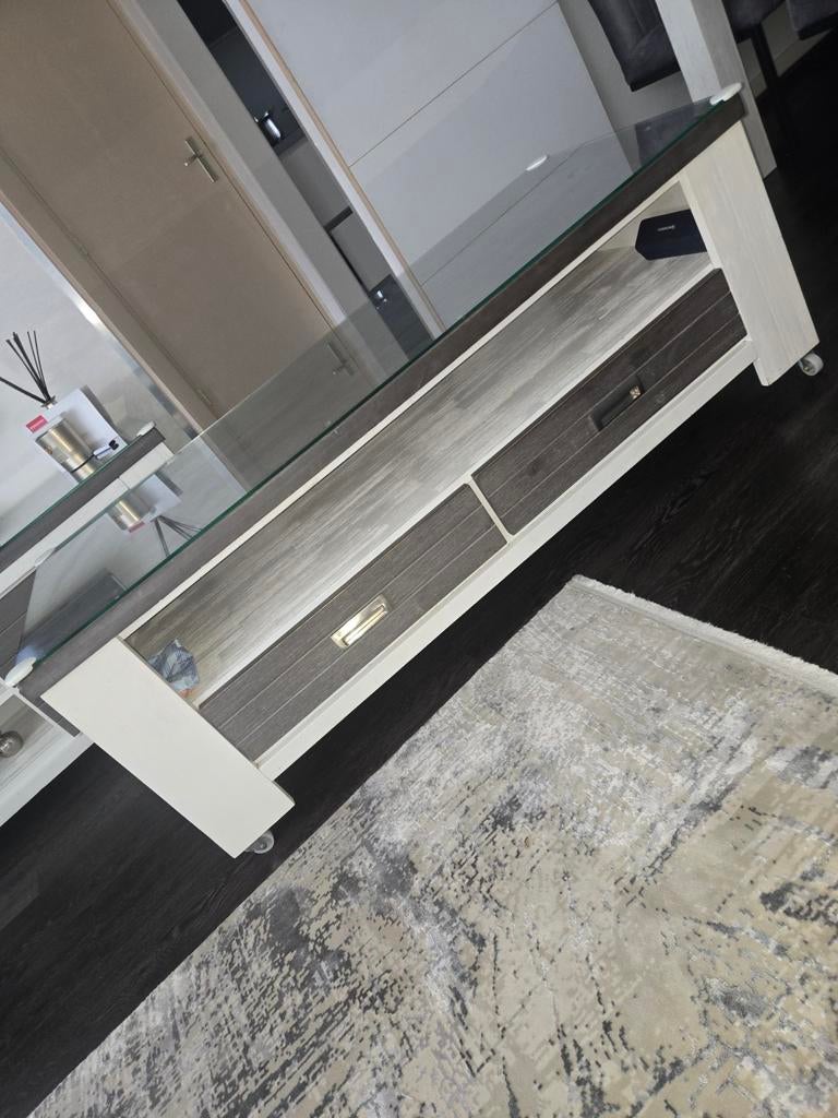 SALON tafel, Ophalen