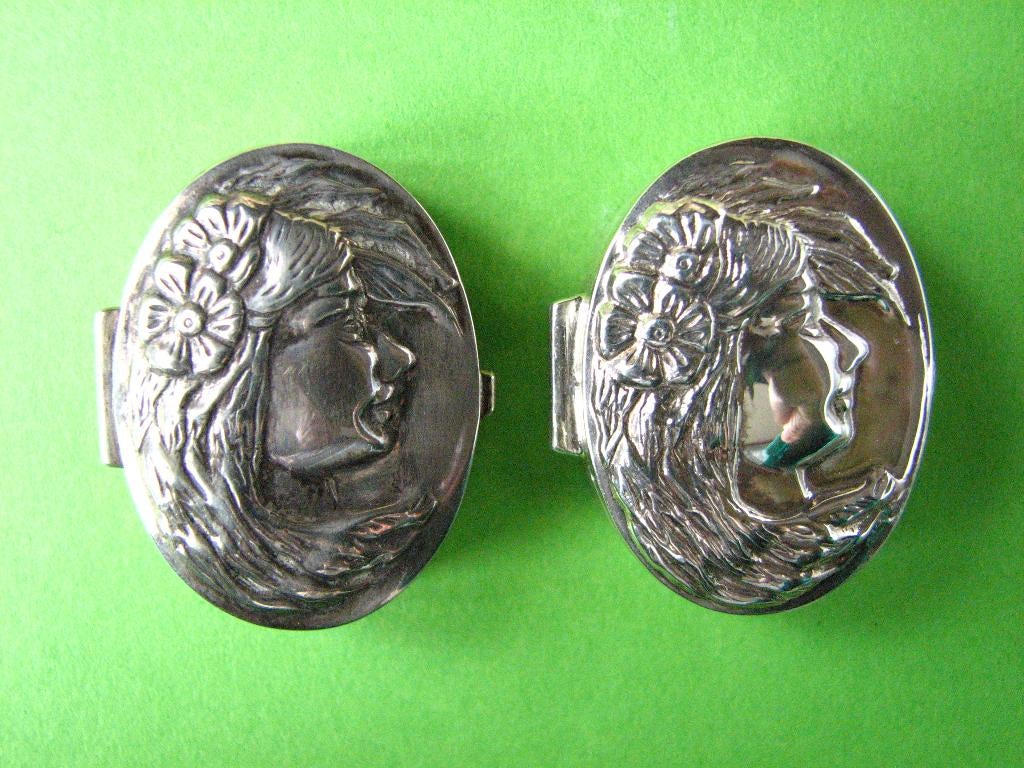 Mooi Ovaal Zilveren Jugendstill Doosje, Antiek en Kunst, Verzenden, Zilver