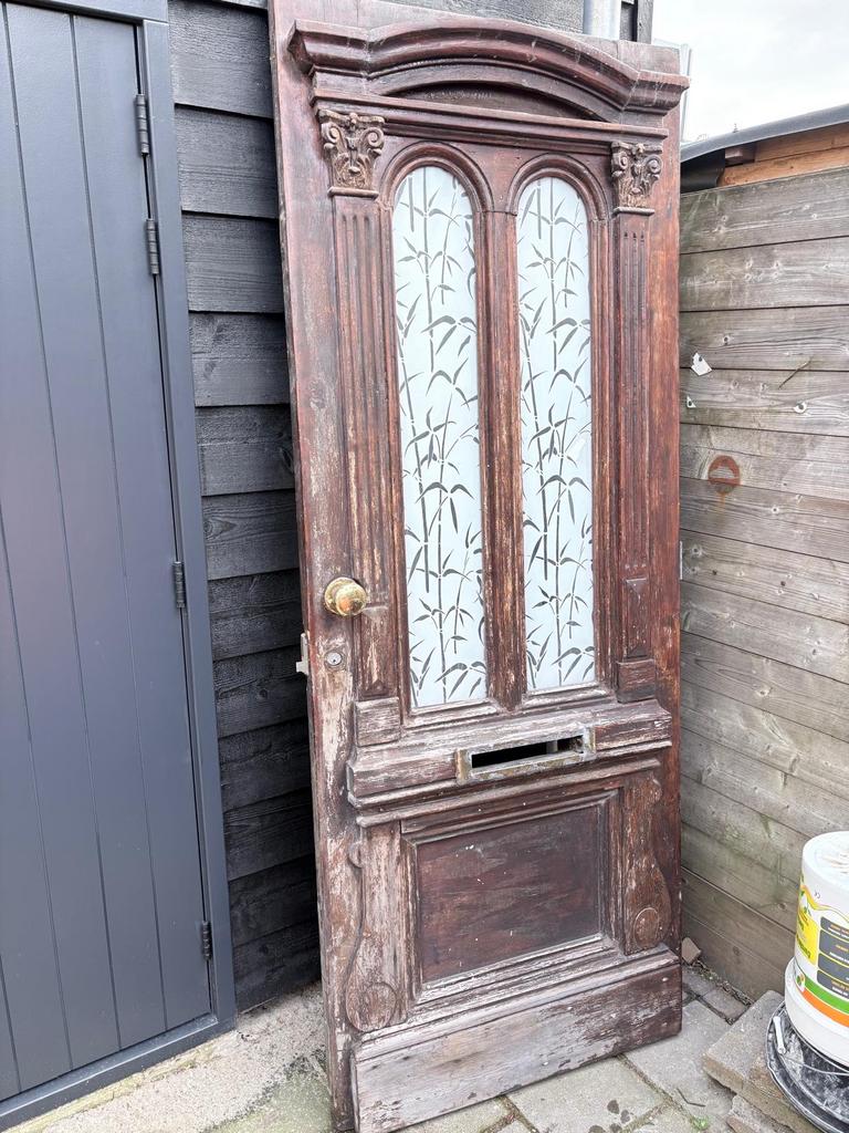 Antieke massief houte voordeur uit 1911, Doe-het-zelf en Verbouw, Deuren en Horren, Ophalen, Gebruikt, 80 tot 100 cm, 215 cm of meer
