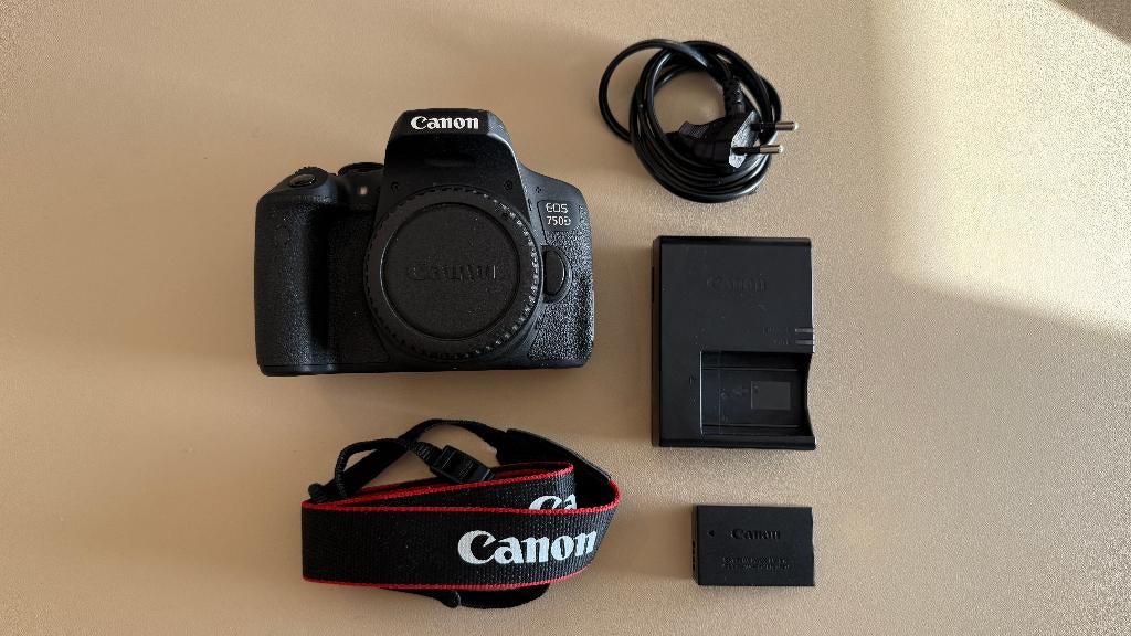 Canon EOS 750D body met accu en lader, Spiegelreflex, Canon, Ophalen of Verzenden, Zo goed als nieuw